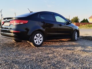 2017 Kia Rio III Рестайлинг, чёрный, 950000 рублей, вид 2