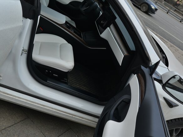 2022 Tesla Model S Long Range I Рестайлинг 2, белый, 7000000 рублей - вид 6