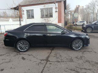 2014 Toyota Camry VII (XV50), чёрный, 2090000 рублей, вид 3