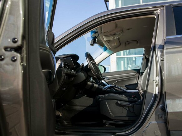 2022 Geely Atlas Pro, серый, 1830000 рублей - вид 11