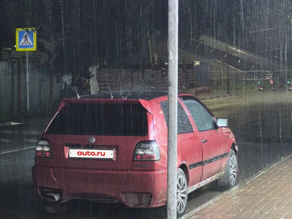 1995 Volkswagen Golf III, красный - вид 4
