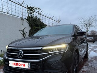 2022 Volkswagen Polo VI, чёрный, 2300000 рублей, вид 1