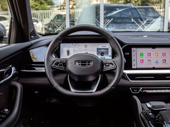 2025 Geely Monjaro I, серый, 4954990 рублей - вид 9