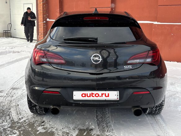 2012 Opel Astra GTC J Рестайлинг, чёрный - вид 1