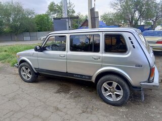 2010 Lada (ВАЗ) 2131 (4x4) I, серебристый, 450000 рублей, вид 4