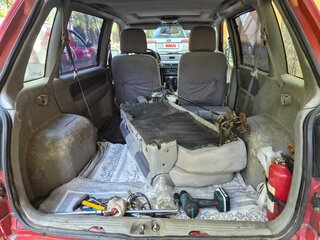 1992 Mitsubishi Space Runner I, красный, 100000 рублей, вид 4