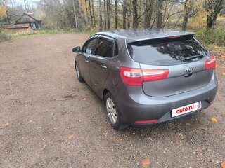 2013 Kia Rio 4-speed III, серый, 930000 рублей, вид 4