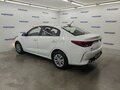 2022 Kia Rio IV Рестайлинг, белый, 1629250 рублей - вид 3