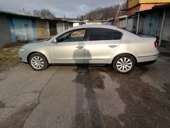 2010 Volkswagen Passat B6, серебристый, 735000 рублей - вид 9