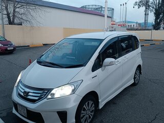 2012 Honda Freed I Рестайлинг, белый, 1200000 рублей, вид 2