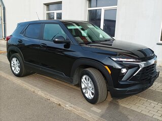 2025 Chevrolet TrailBlazer III Рестайлинг, чёрный, 1670000 рублей, вид 3