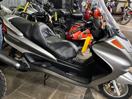 2002 Yamaha Majesty 250, серебристый, 185000 рублей, вид 3