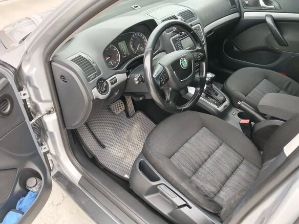 2013 Skoda Octavia II (A5) Рестайлинг, серебристый, 800000 рублей - вид 8