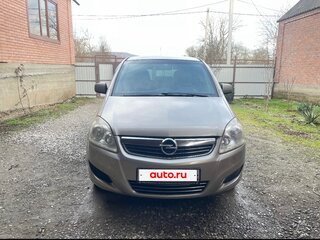 2011 Opel Zafira B Рестайлинг, серебристый, 700000 рублей, вид 2
