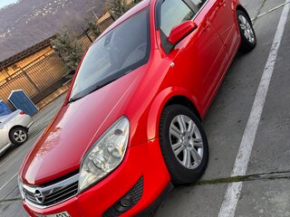 2008 Opel Astra H Рестайлинг, красный, 650000 рублей, вид 1
