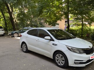 2015 Kia Rio III Рестайлинг, белый, 790000 рублей, вид 1