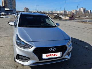 2018 Hyundai Solaris II, серебристый, 990000 рублей, вид 2