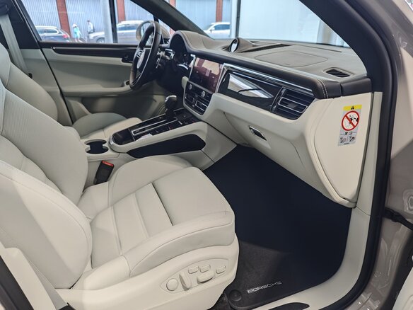 2025 Porsche Macan I Рестайлинг 2, серый, 13940000 рублей - вид 20