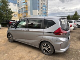2019 Honda Freed+ II, серебристый, 1800000 рублей, вид 4