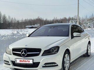 2012 Mercedes-Benz C-Класс 250 III (W204) Рестайлинг, белый, 1550000 рублей, вид 1