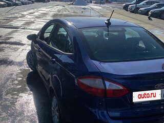 2016 Ford Fiesta Mk6 Рестайлинг, серебристый, 950000 рублей, вид 5