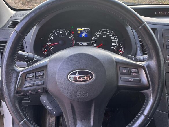 2013 Subaru Outback IV Рестайлинг, белый, 1500000 рублей - вид 12