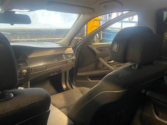 2009 BMW 5 серии 525i V (E60/E61) Рестайлинг, серый, 860000 рублей - вид 16