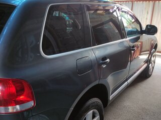 2005 Volkswagen Touareg I, серый, 1100000 рублей, вид 2