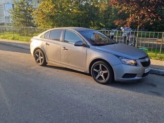 2011 Chevrolet Cruze I, серебристый, 405000 рублей, вид 5