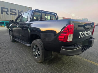 2025 Toyota Hilux VIII Рестайлинг 3, чёрный, 5378000 рублей, вид 3