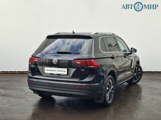 2017 Volkswagen Tiguan II, чёрный, 1715000 рублей, вид 5