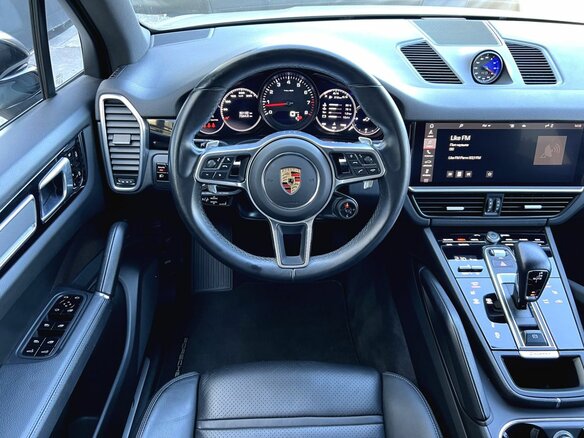 2021 Porsche Cayenne III, серый, 7750000 рублей - вид 17