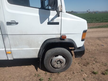 1989 Mercedes-Benz T2, белый, 900000 рублей, вид 3