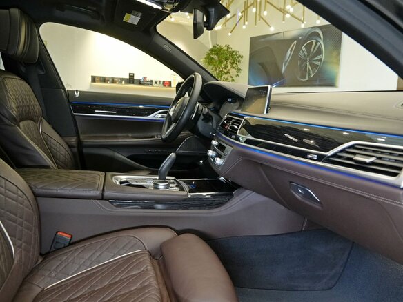 2020 BMW 7 серии 740d xDrive VI (G11/G12) Рестайлинг, чёрный, 8010000 рублей - вид 20