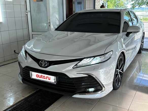 2021 Toyota Camry VIII (XV70) Рестайлинг, белый