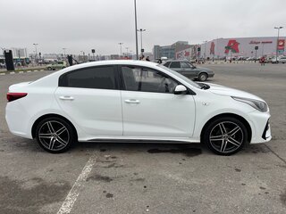 2017 Kia Rio IV, белый, 1250000 рублей, вид 3