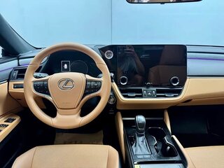 2025 Lexus ES 200 VII Рестайлинг 2, чёрный, 4040202 рублей, вид 3