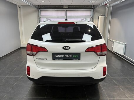 2019 Kia Sorento II Рестайлинг, белый, 2120000 рублей, вид 5