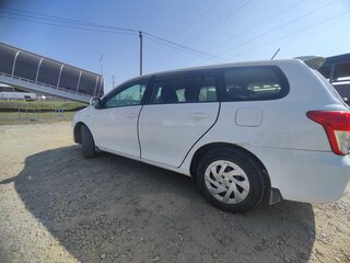 2010 Toyota Corolla Fielder X (E140, E150) Рестайлинг, белый, 790000 рублей, вид 3