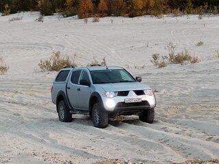 2007 Mitsubishi L200 IV, серебристый, 1100000 рублей, вид 1