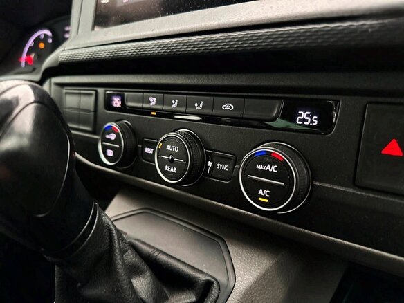 2022 Volkswagen Caravelle Long T6 Рестайлинг, серый - вид 21