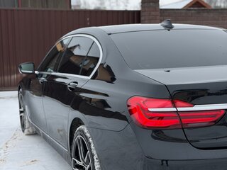 2017 BMW 7 серии Long 725Ld VI (G11/G12), чёрный, 2650000 рублей, вид 3
