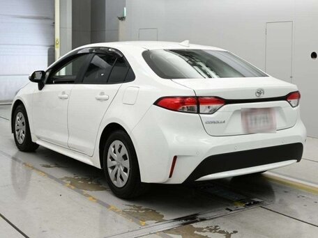 2022 Toyota Corolla XII (E210) Рестайлинг, белый, 1315000 рублей, вид 3