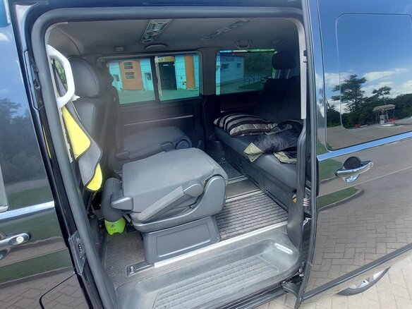 2006 Volkswagen Multivan T5, чёрный, 1650000 рублей - вид 5
