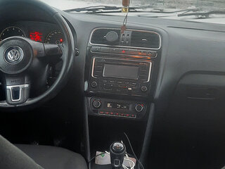 2014 Volkswagen Polo V, чёрный, 550000 рублей, вид 4