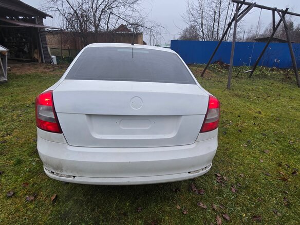 2013 Skoda Octavia II (A5) Рестайлинг, белый, 420000 рублей - вид 6