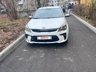 2020 Kia Rio IV, белый, 650000 рублей, вид 1