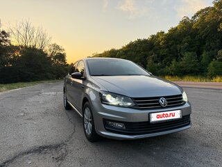 2017 Volkswagen Polo V Рестайлинг, серебристый, 1400000 рублей, вид 3