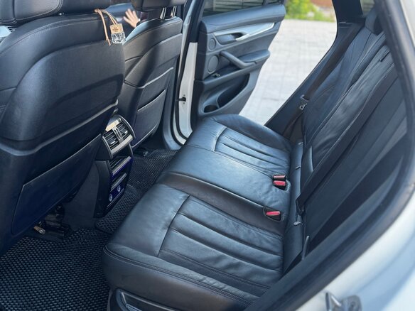 2019 BMW X6 40d II (F16), белый, 4500000 рублей - вид 9