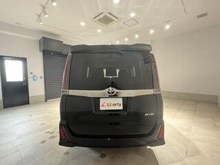 2021 Toyota Noah III (R80) Рестайлинг, чёрный, 1760007 рублей, вид 5